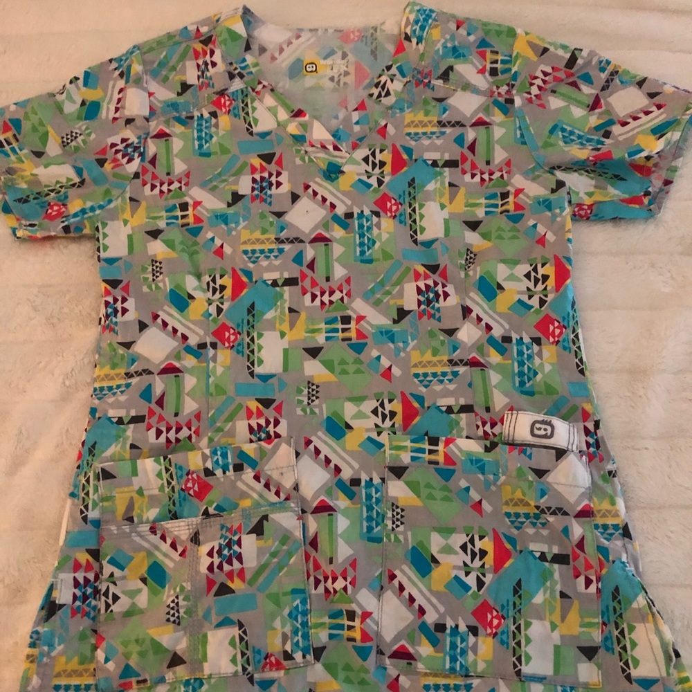 Scrub top - Picture 2 of 3